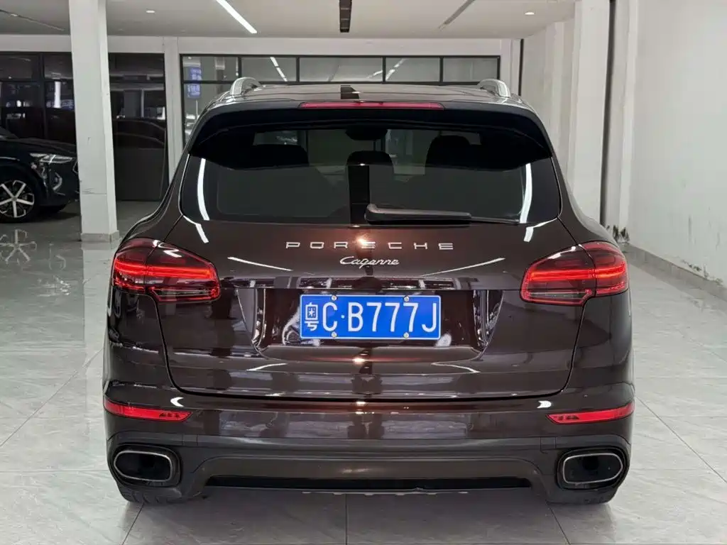 Porsche Cayenne 2015 — фото 8