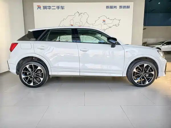 Audi Q2L 2024