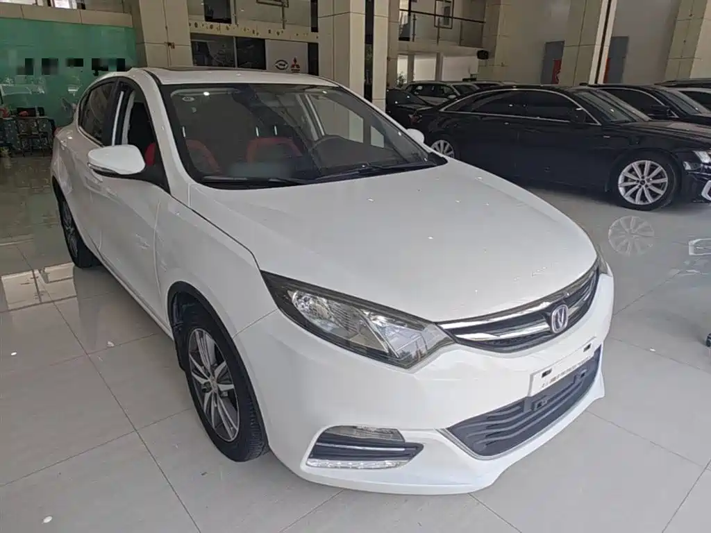 Changan Eado XT 2018 — фото 4