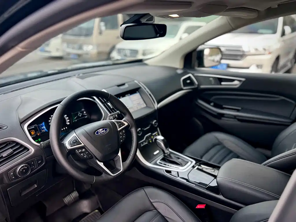 Ford Edge 2017 — фото 9