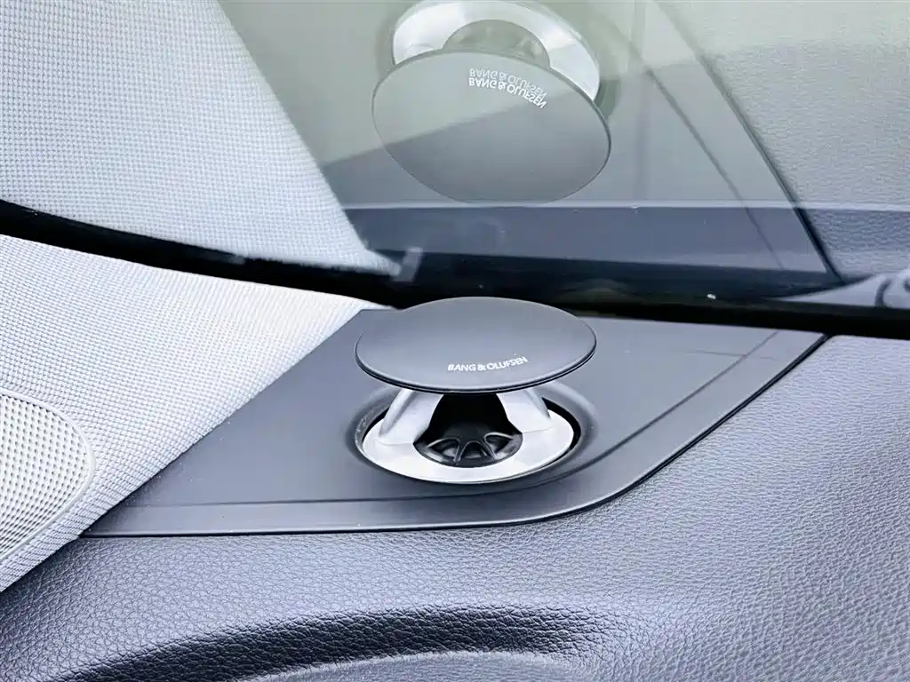 Audi Q7 2023 — фото 15