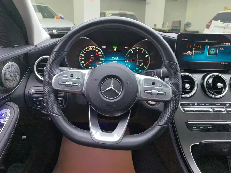 Mercedes-Benz C-Class 2020 — фото 14