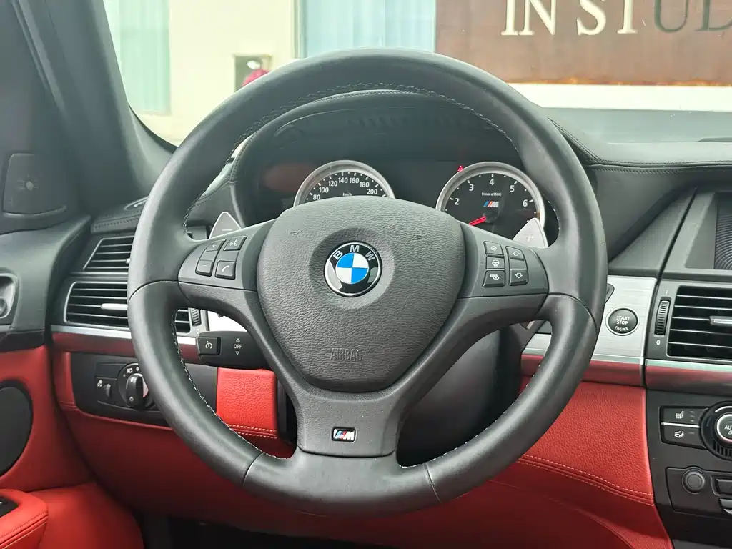 BMW X6 M 2013 — фото 25