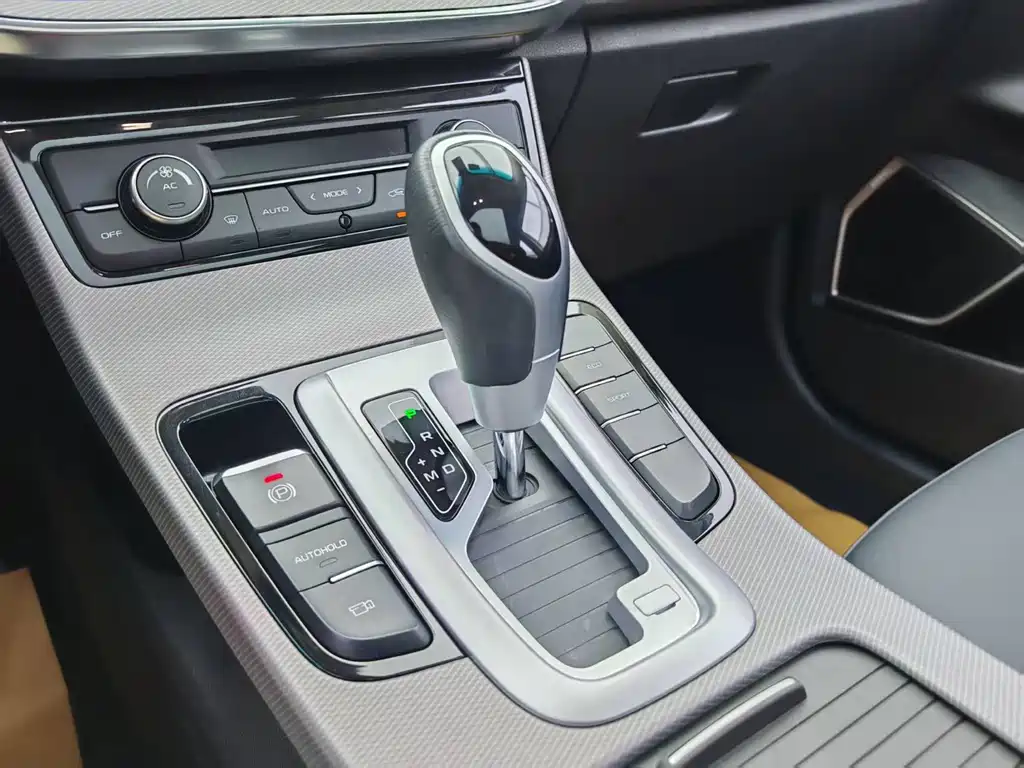 Geely Emgrand GS 2018 — фото 21