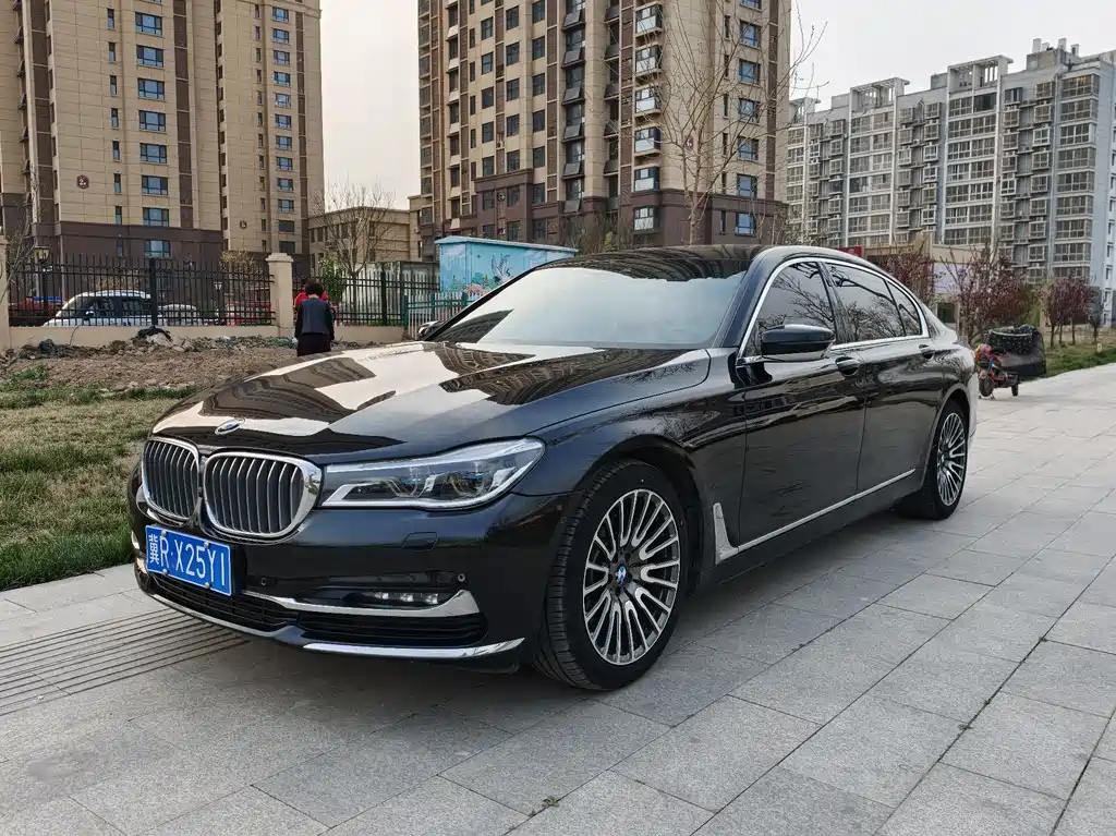 BMW 7 Series 2017 — фото 2
