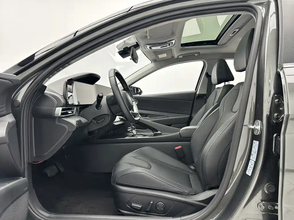 Hyundai Elantra 2023