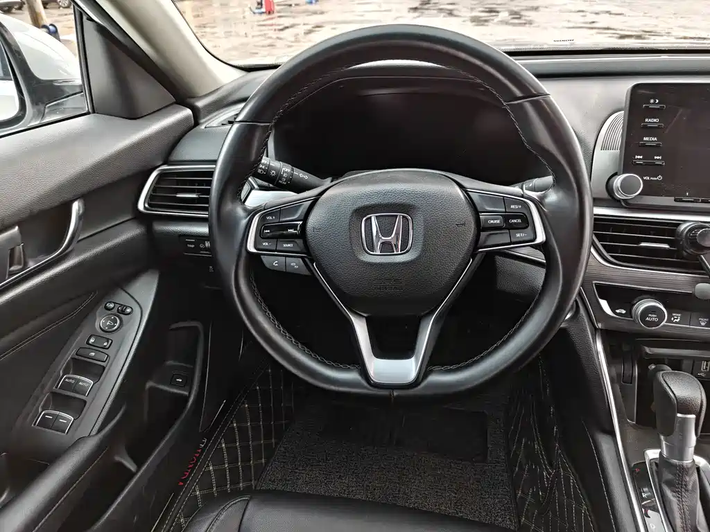 Honda Accord 2021 — фото 11