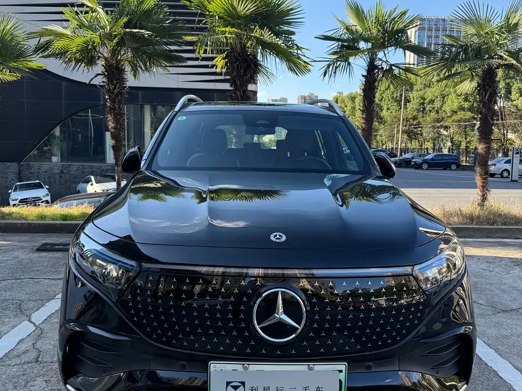 Mercedes-Benz EQB 2025