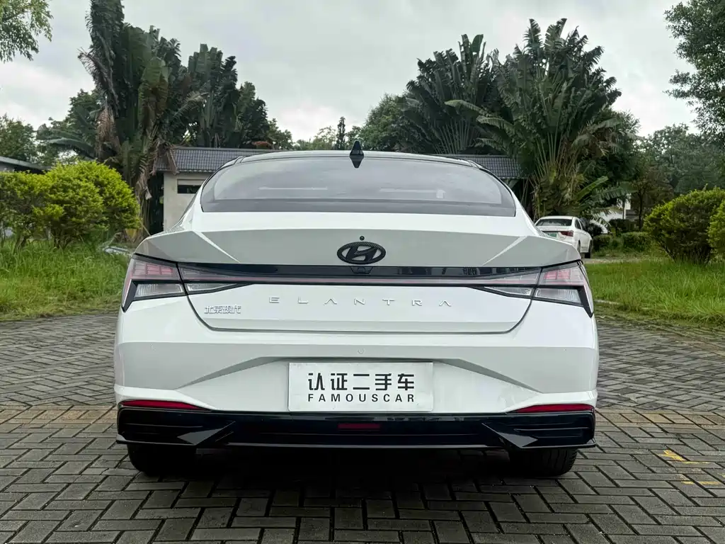 Hyundai Elantra 2022 — фото 21