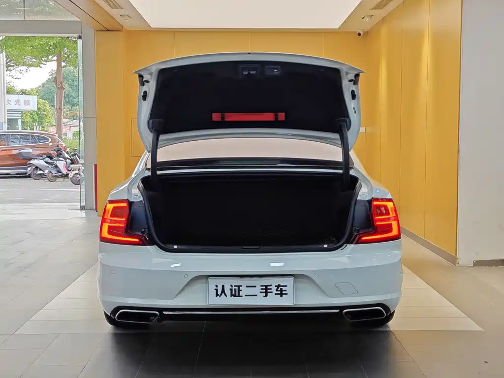 Volvo S90 2019 — фото 29