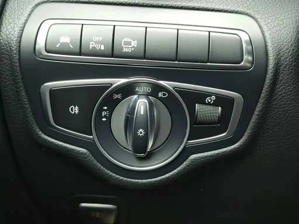 Mercedes-Benz GLC 2018 — фото 21