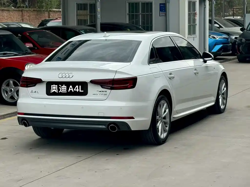Audi A4L 2018 — фото 9