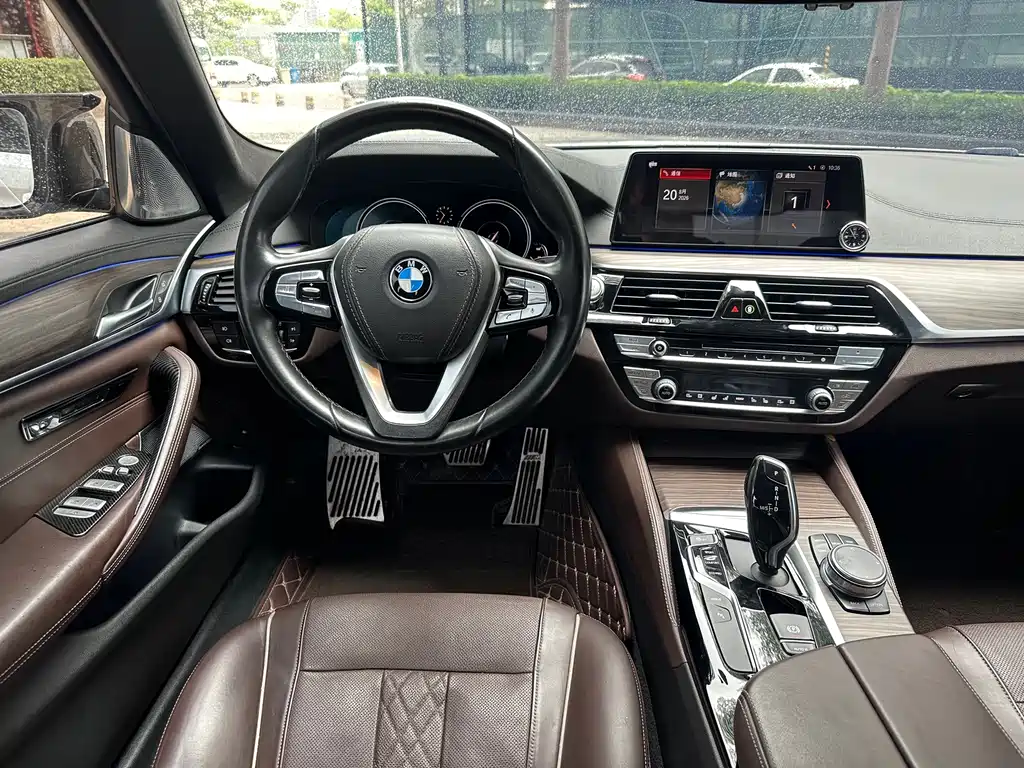 BMW 5 Series New Energy 2018 — фото 12