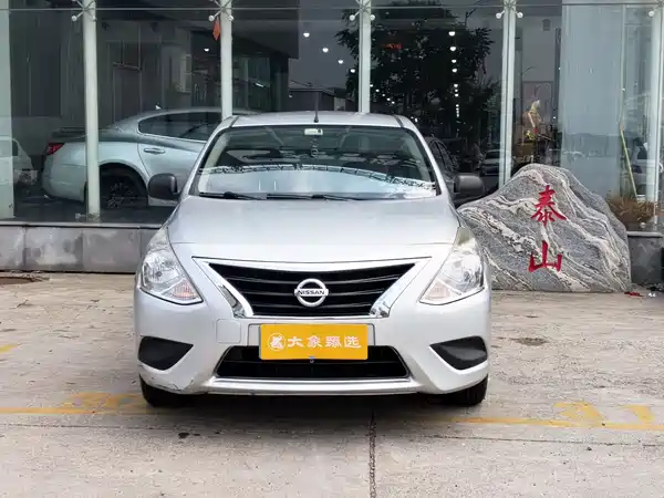 Nissan Sunny 2015