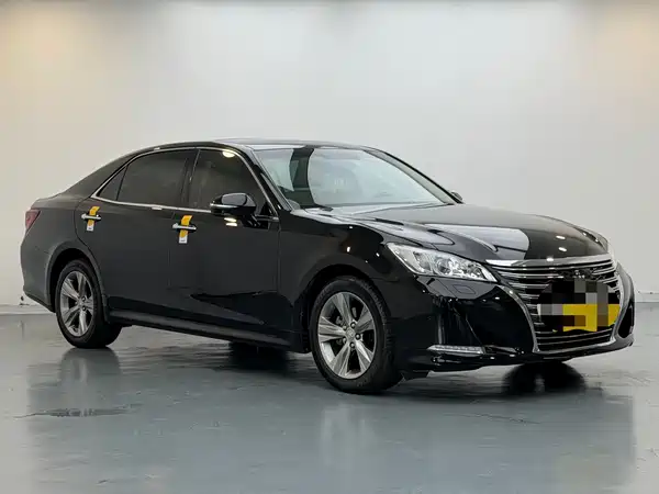 Toyota Crown 2016