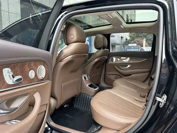 Mercedes-Benz E-Class 2023
