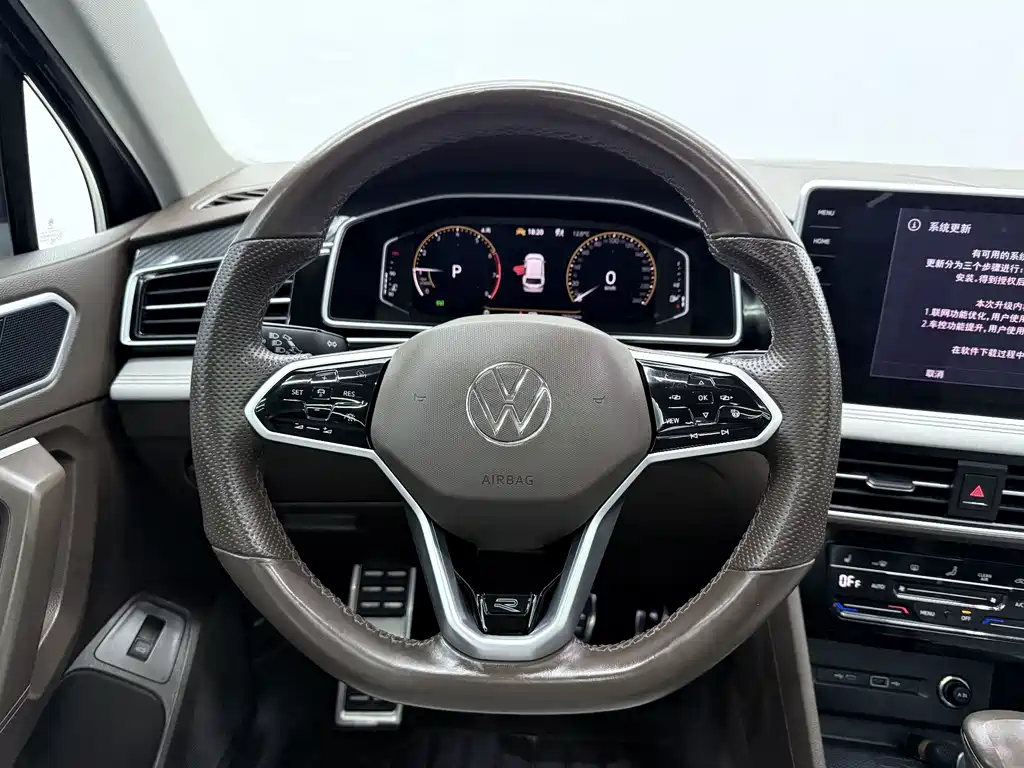 Volkswagen Tiguan L 2023 — фото 5