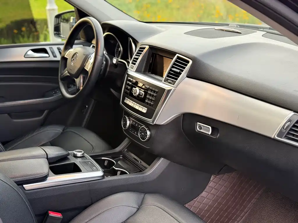 Mercedes-Benz M-Class 2015 — фото 11