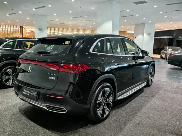 Mercedes-Benz EQE SUV 2025