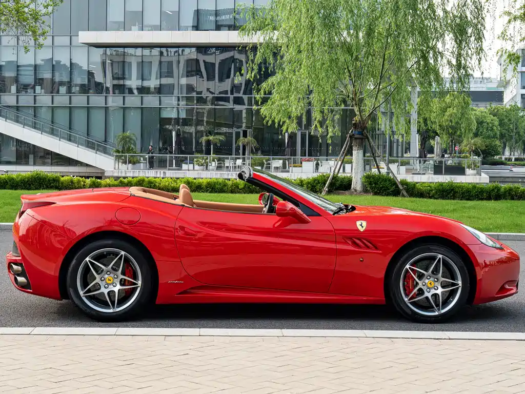 Ferrari California T 2011 — фото 6
