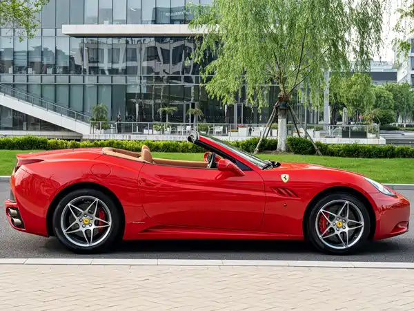 Ferrari California T 2012