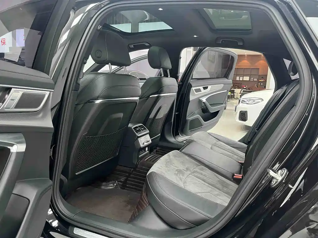 Audi A6L 2022