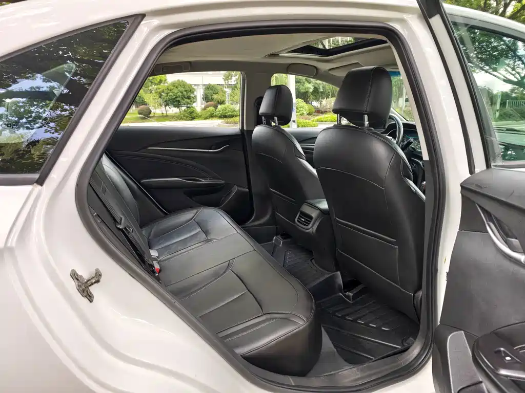 Buick Excelle GT 2015 — фото 18
