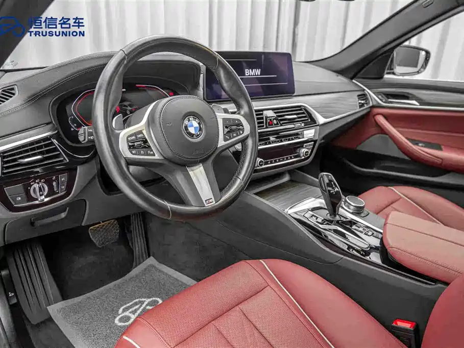 BMW 5 Series 2022 — фото 12