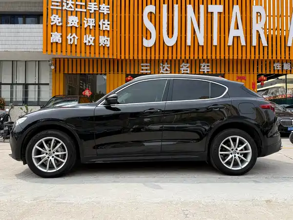 Alfa Romeo Stelvio 2019