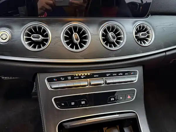 Mercedes-Benz E-Class 2023