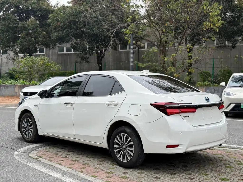 Toyota Corolla 2019 — фото 3