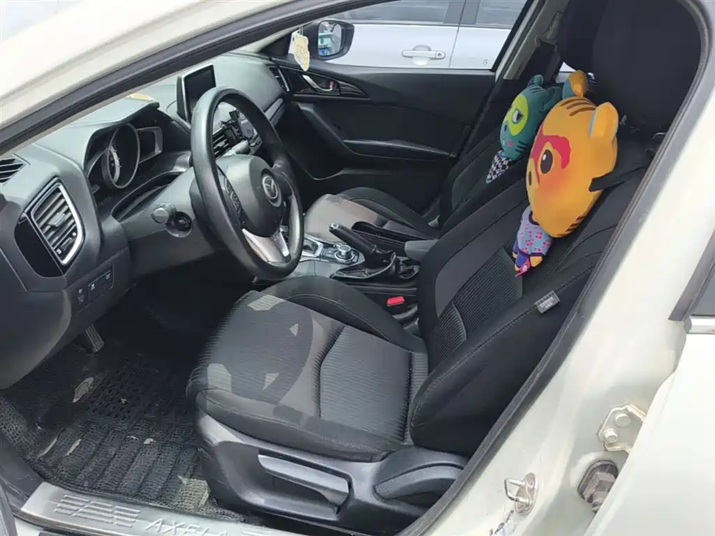Mazda 3 Axela 2016 — фото 15