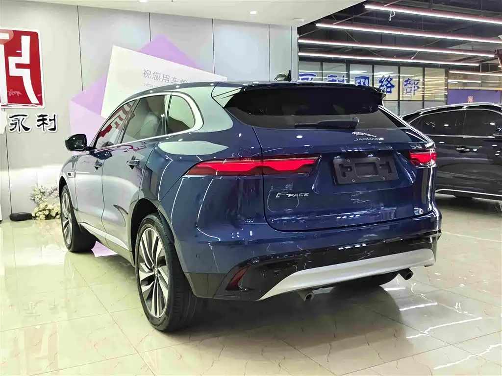 Jaguar F-PACE 2023 — фото 4