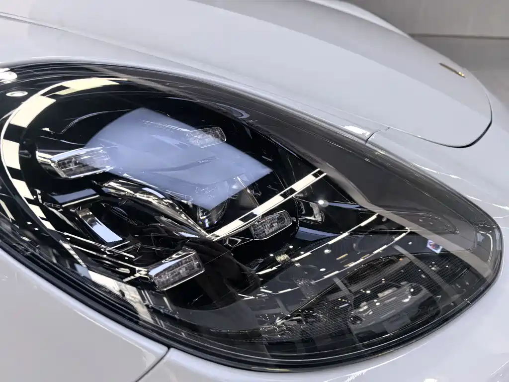 Porsche Panamera 2021 — фото 17
