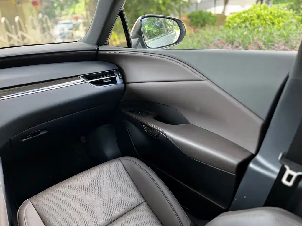 Lexus RX 2023 — фото 16