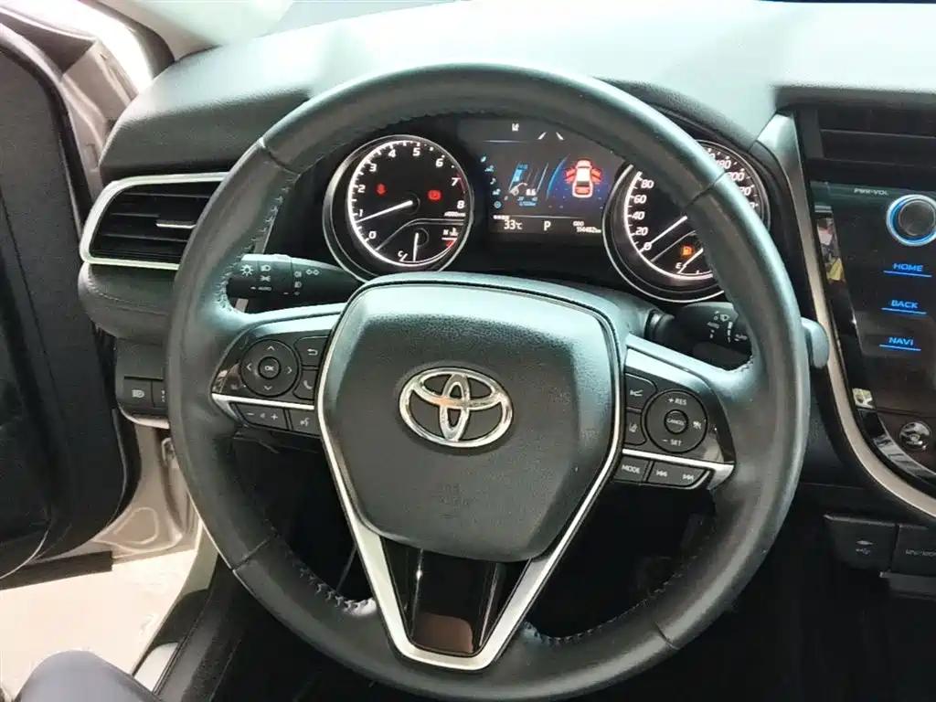 Toyota Camry 2020 — фото 11