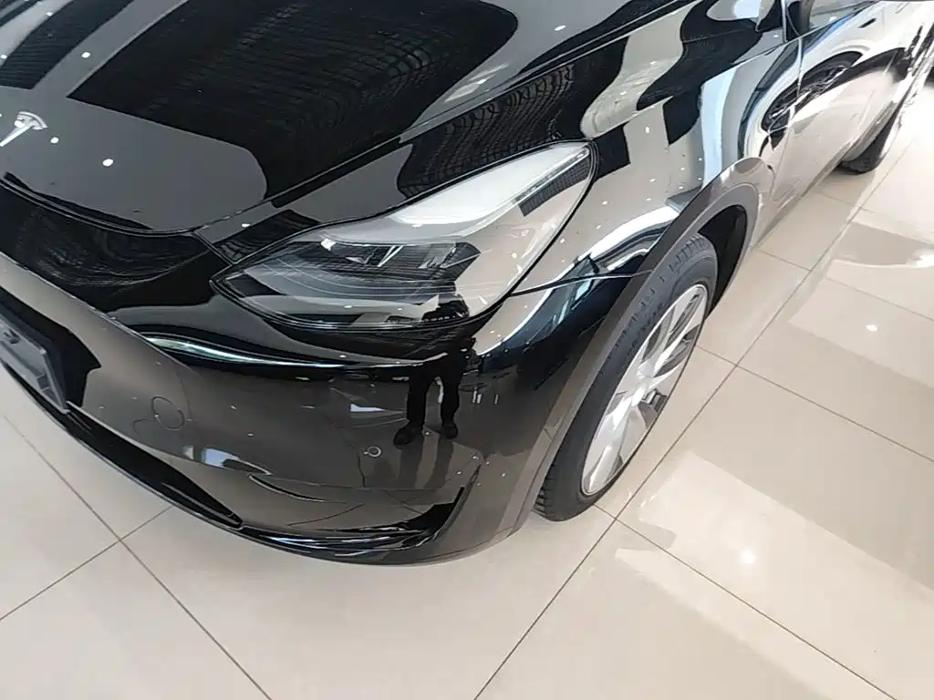 Tesla Model Y 2023 — фото 24