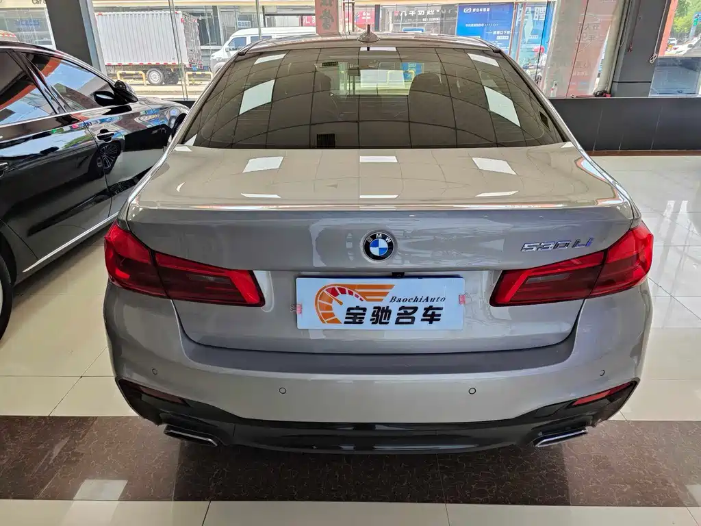 BMW 5 Series 2018 — фото 15