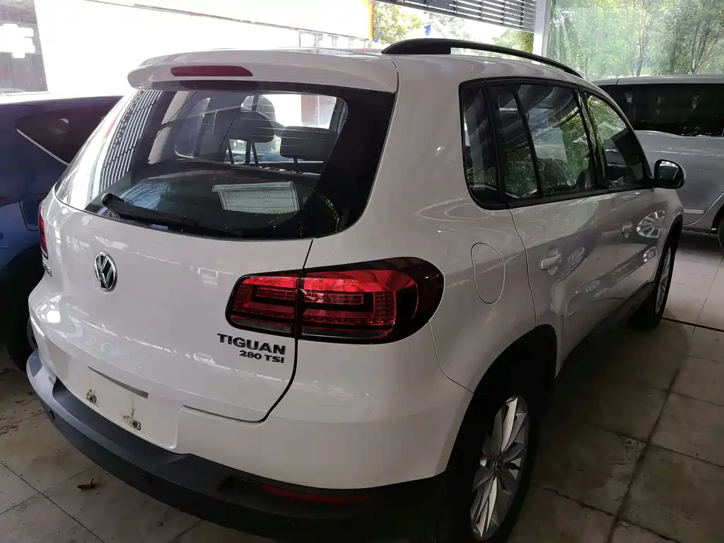 Volkswagen Tiguan 2017 — фото 11