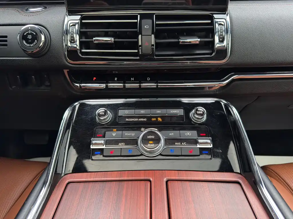 Lincoln Navigator 2022 — фото 14