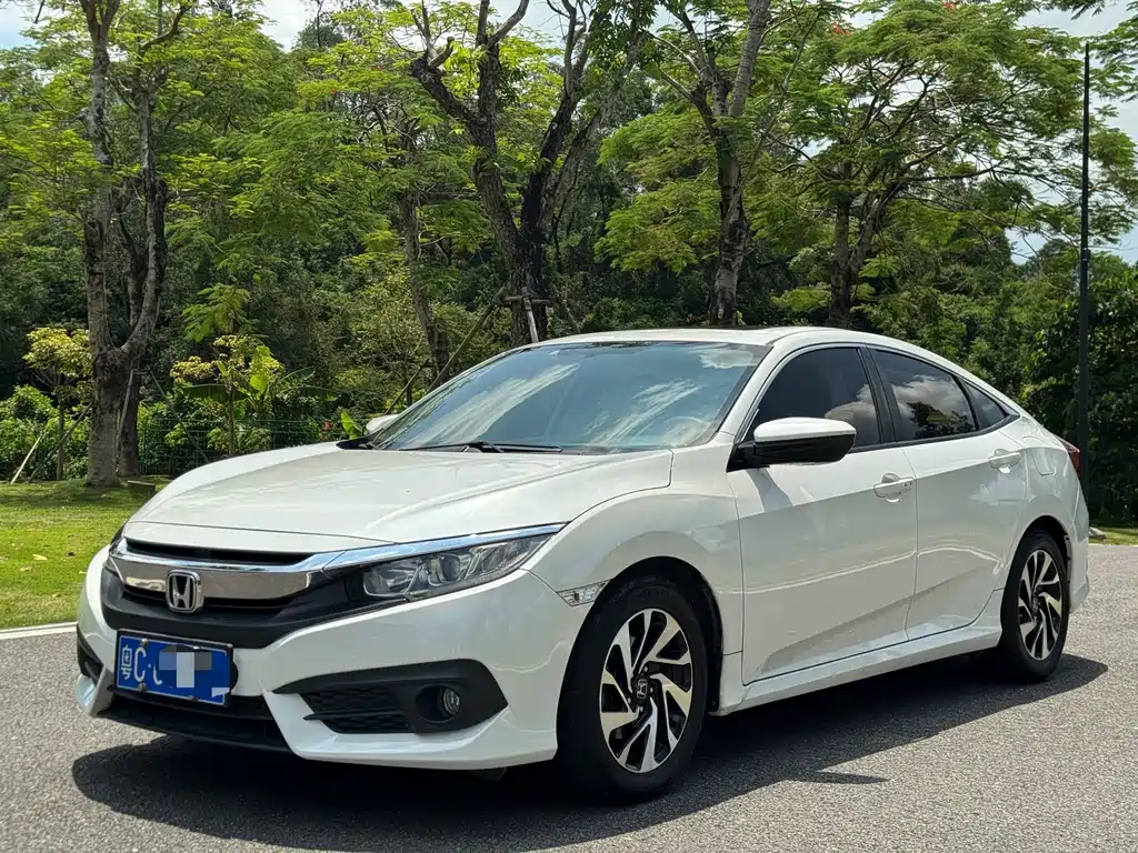 Honda Civic 2018 — фото 1