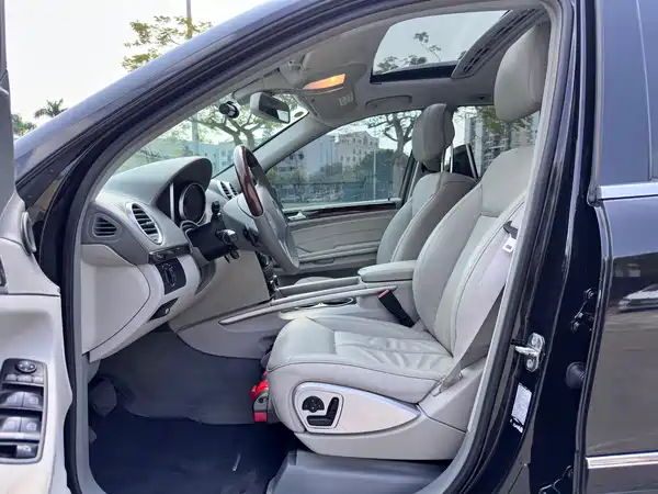 Mercedes-Benz GL-Class 2012