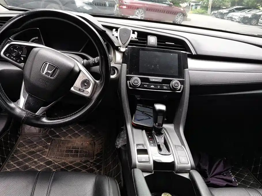 Honda Civic 2017 — фото 12