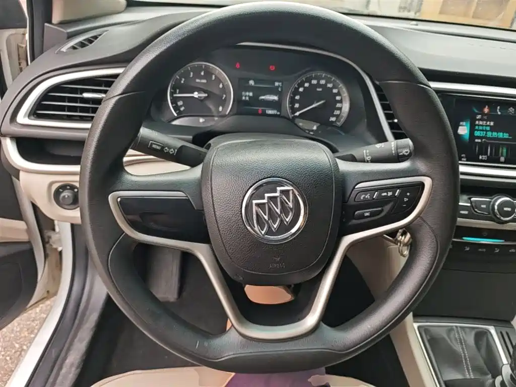 Buick Excelle 2015 — фото 11