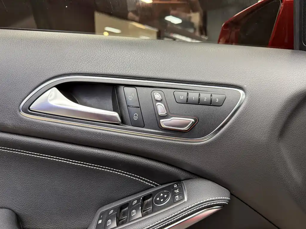 Mercedes-Benz GLA 2018 — фото 19