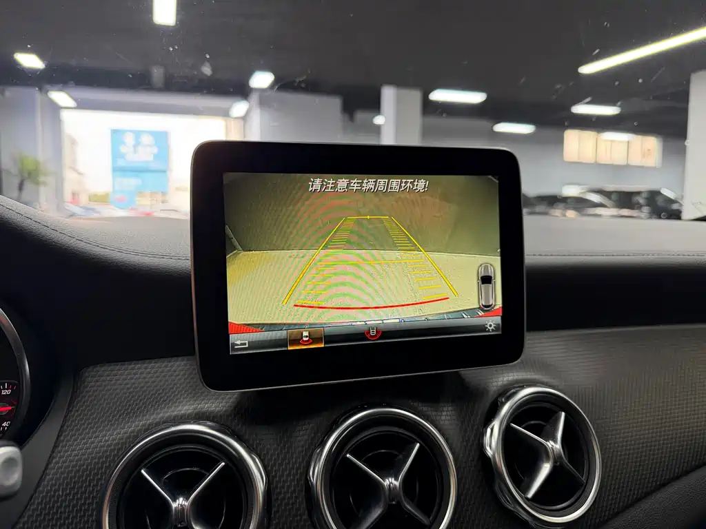 Mercedes-Benz GLA 2018 — фото 15