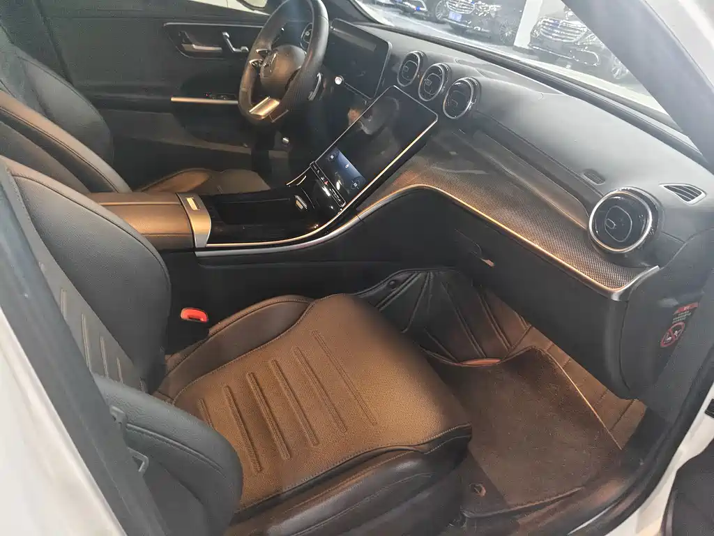 Mercedes-Benz C-Class 2023 — фото 13