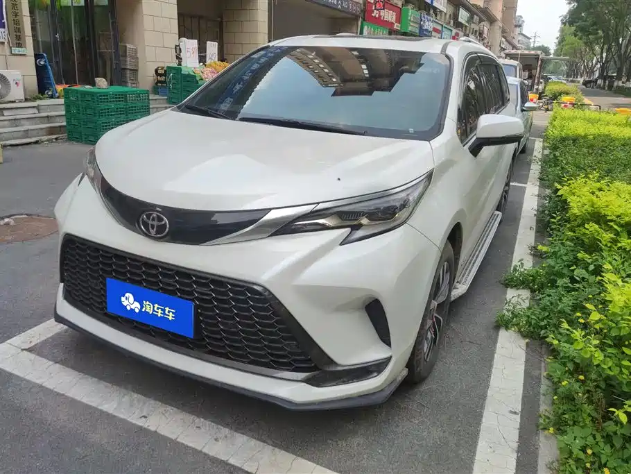 Toyota Granvia 2024