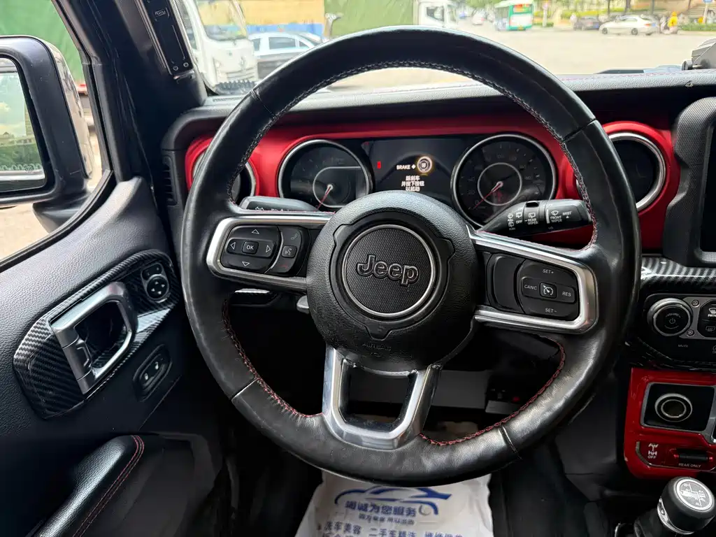 Jeep Wrangler 2018 — фото 11