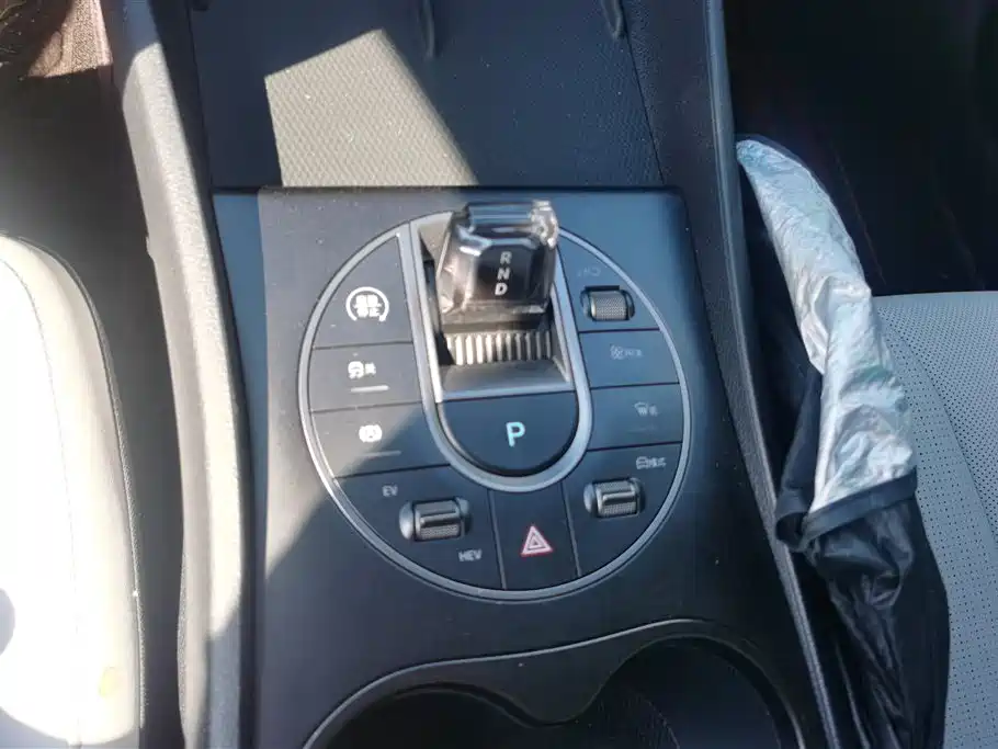 BYD Seal 05 DM-i 2025 — фото 16